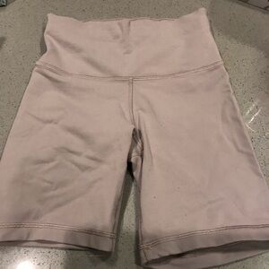 2 Aritzia shorts：Lavender and nude pink Bike Shorts